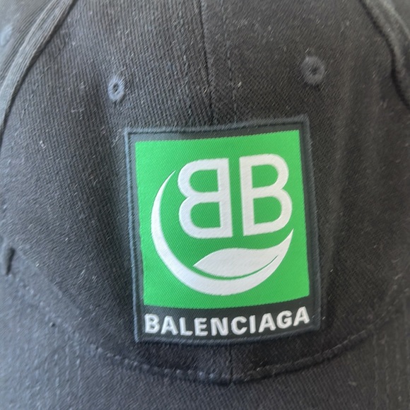 Balenciaga Cap - Picture 2 of 8